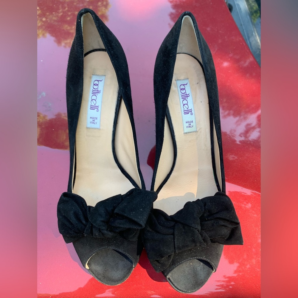 Botticelli Heels. Beautiful! - Picture 2 of 4